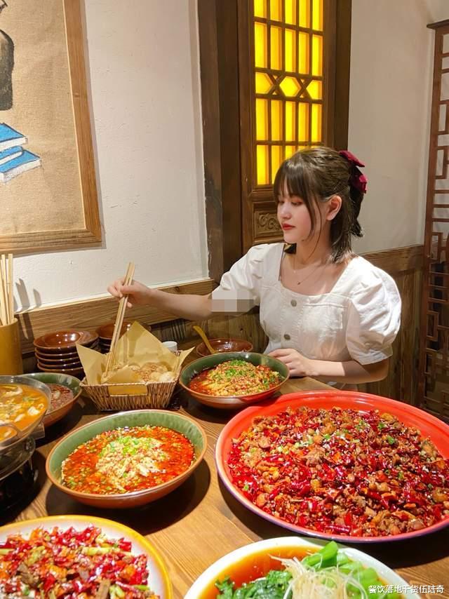餐饮老板：活下去最重要，都快倒闭了，谈其他的有什么用？