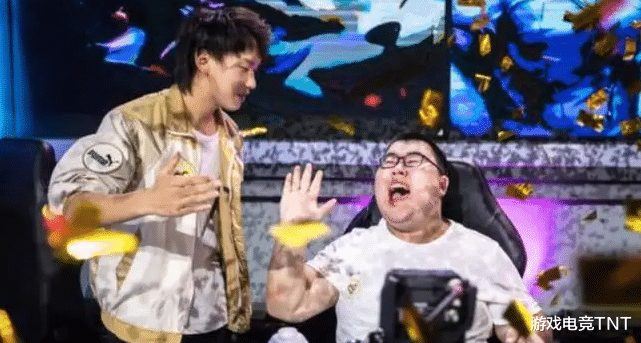 狼队|转会期今屿要挂牌？Fly要退役？知情人士：全都是谣言