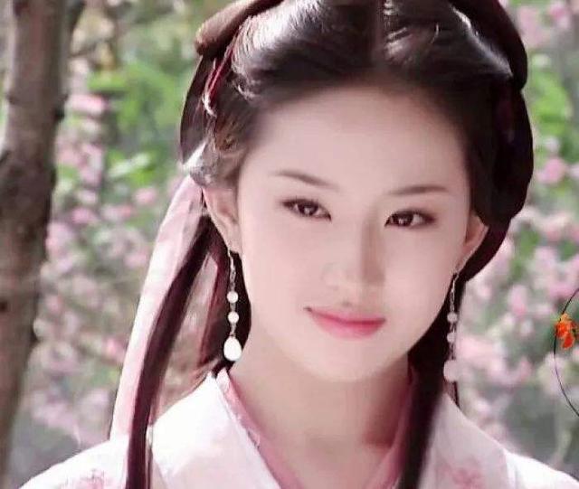 李泰民|19岁的张柏芝遇到颜值巅峰的刘亦菲比美，原来她12岁就惊艳了人生