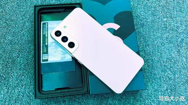 三星|引领手机外形设计风潮,三星s22轻体验,屏幕和摄像头都是亮点