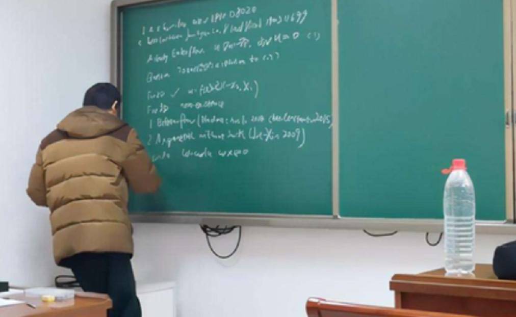 数学|北大韦神 “真实处境”曝光，学生退课严重，上课人数不足10人