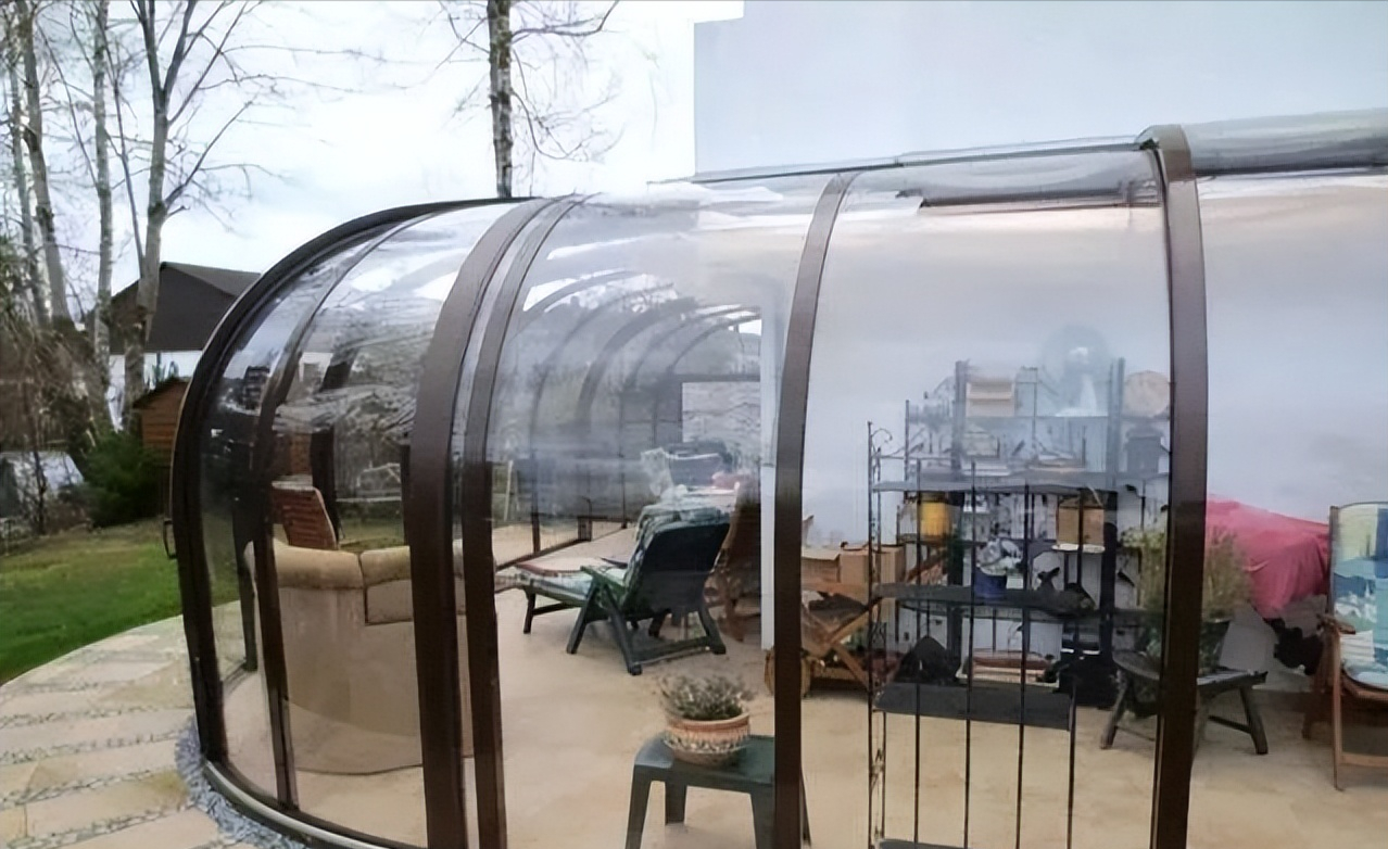 房地产行业|别做传统阳光房了，现在这种流行折叠阳光房，随时随地都能收起来