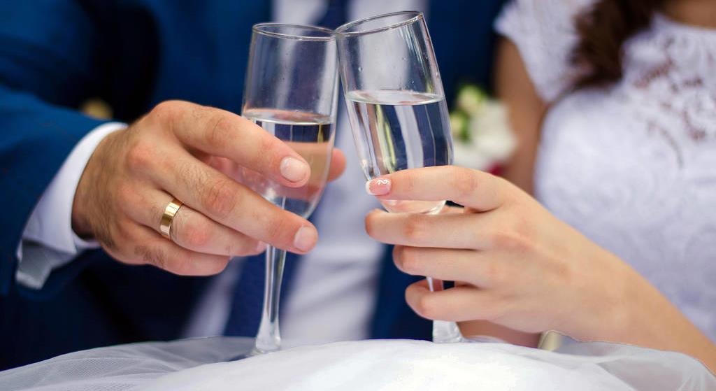 46岁大姐再婚29岁男人5个月,大姐:年纪大了,爬不动山了