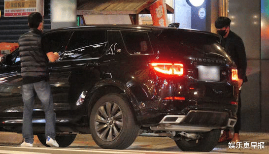 任容萱|任容萱低调爱!林柏澍为任家聚餐「违停红线全被拍」 妙隔3mins离开