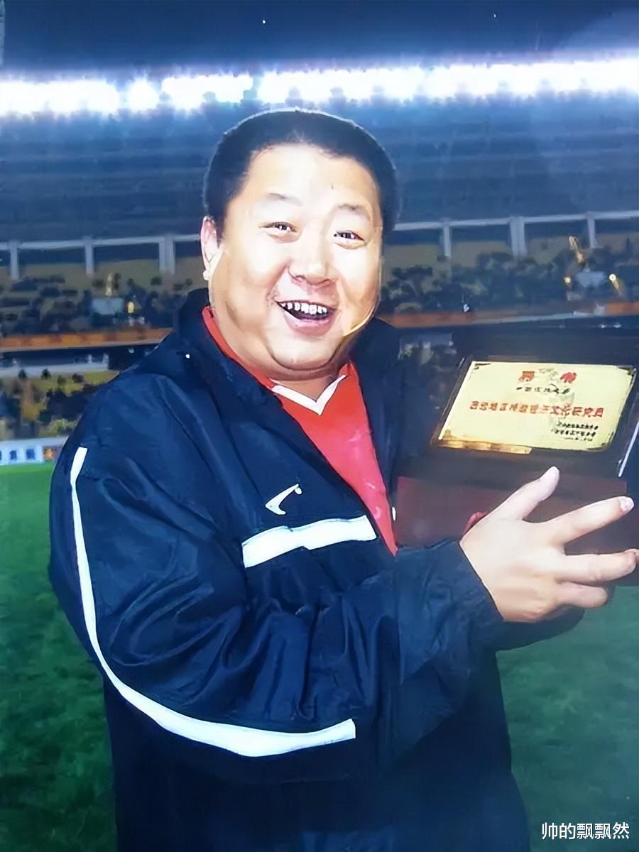 牛振华|“笑星”牛振华离去的那个深夜,酒局中到底发生了什么?