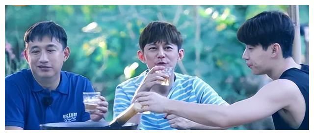 何炅|“人走茶凉”何炅:揭娱圈黑幕遭资本报复,唯有沈腾马丽前来报恩