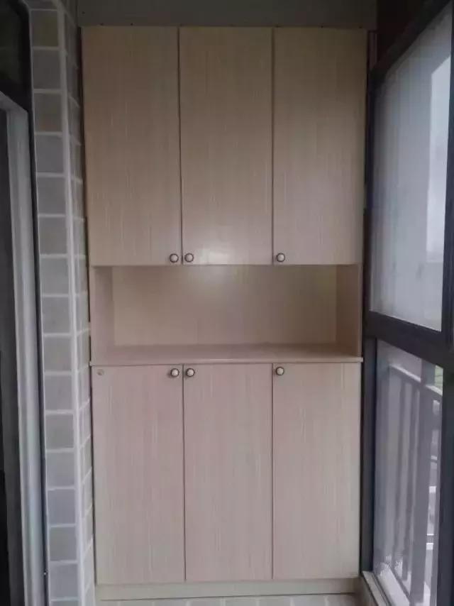 阳台打一个柜子,多出好几平,相当于帮我们赚了几万块