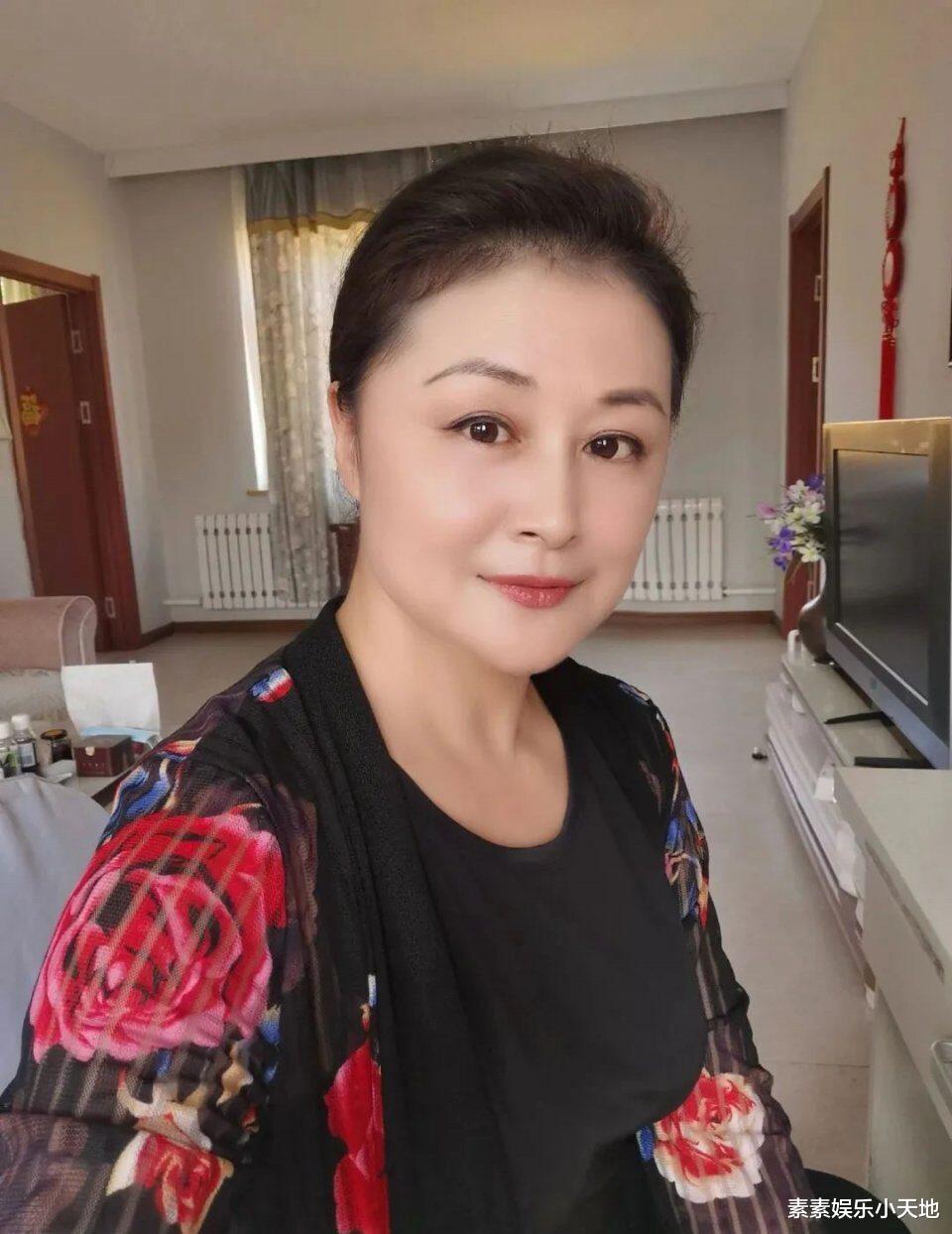 于月仙|于月仙离世半年，《乡爱》里的大脚超市变了味，粉丝怀念仙姨