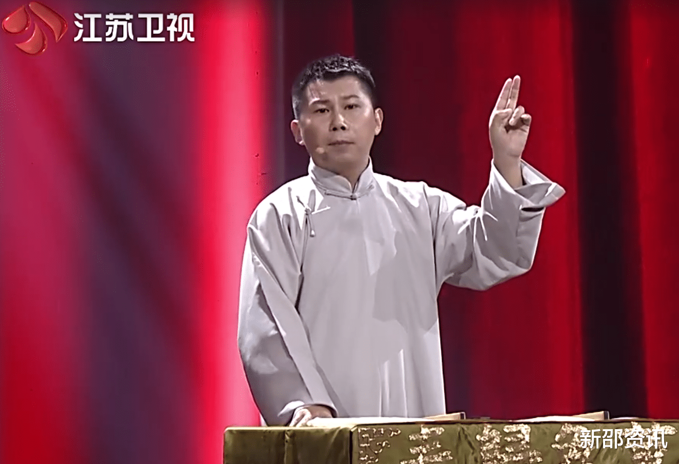 何云伟|媒体评价何云伟：相声界的周星驰，搞笑能力、传统功底不输郭德纲