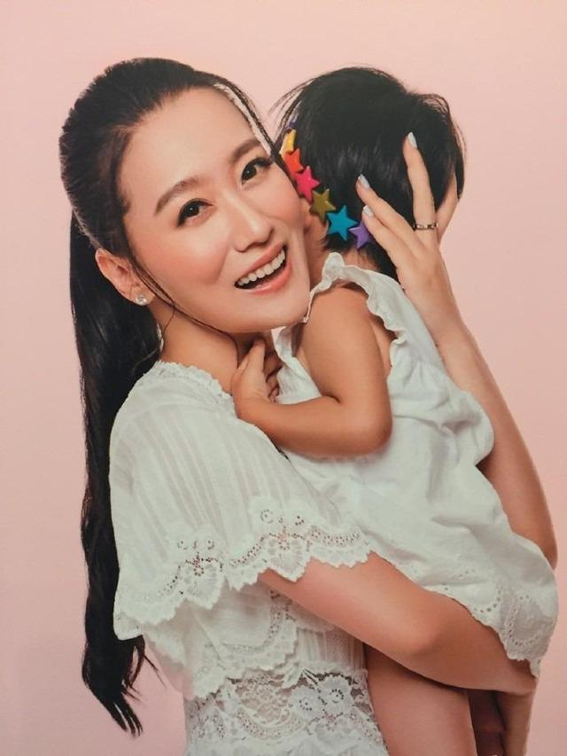 谭晶|军旅歌手谭晶:丈夫是科学家,37岁才做妈妈,事业家庭两不误