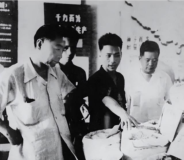 周总理逝世21年后,私人账户竟被查出46万存款,调查结果令人感动