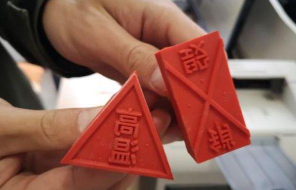 猪肉上面都有盖章,“红章”“蓝章”有啥区别?看完别再乱买了
