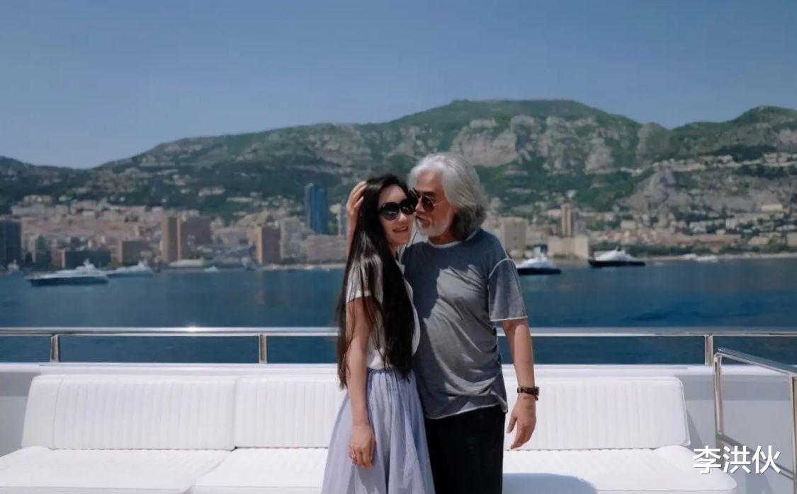 张纪中|张纪中扮侠士为娇妻庆生，只为满足妻子武侠梦，奢靡浪费遭人唾弃