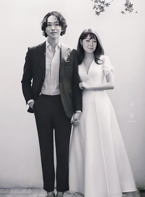 孔晓振|孔晓振婚礼现场曝光,她晒婚纱照示爱年下小老公:i’mready