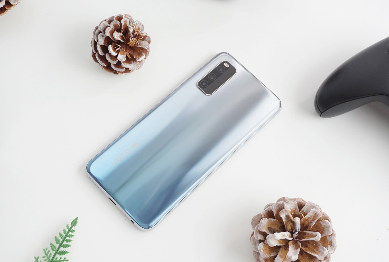 |iQOO Z1评测:科技风的质感