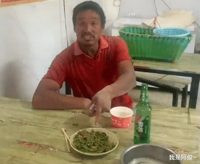 湖北大叔花5元点午餐,跟老板商量把吃剩的放冰箱,老板深受触动