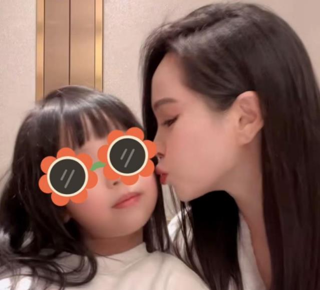 整容|明星有没有整容,看看他们的孩子就知道了,孩子俨然成了照妖镜
