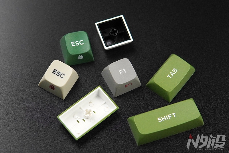 雷神|雷神VIC84三模机械键盘拆解评测