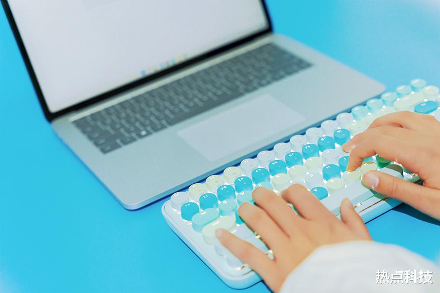 机械键盘|黑爵K840T三模机械键盘评测 高颜值与单色光打造内外兼修外设