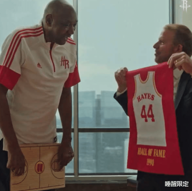 NBA一夜16大动态:湖人拒绝威少4换3交易 库里大学球衣正式退役