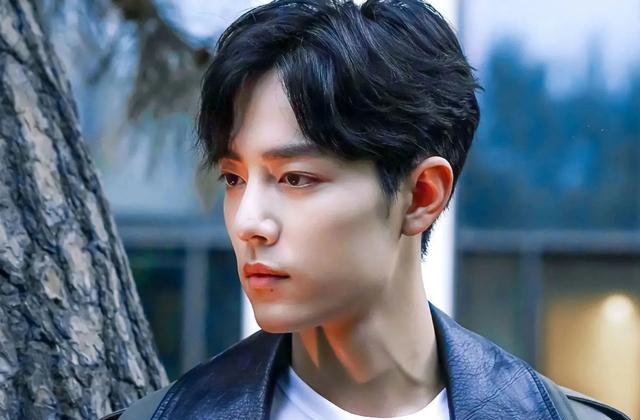 肖战|肖战被传要和女“顶流”合作,已预定成爆款,同框剧照发布?