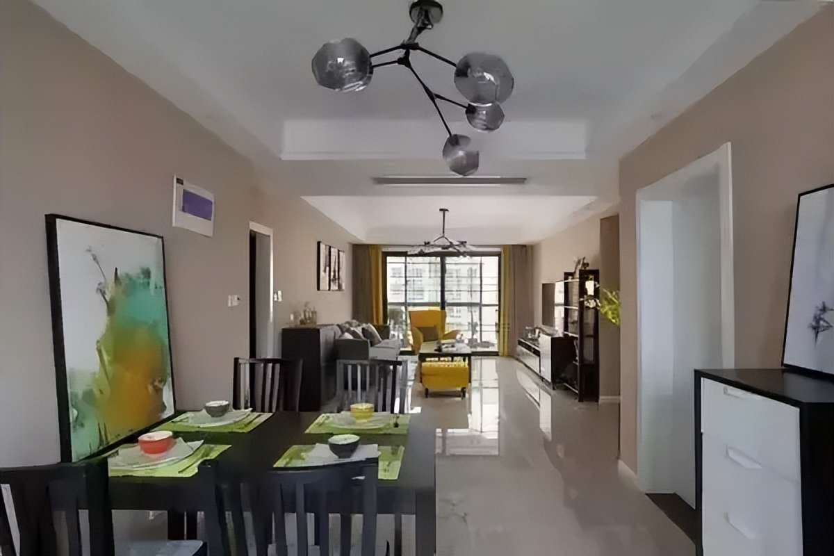 96㎡两室新房,自住简装漂亮极了,尤其阳台让人羡慕,忍不住晒晒