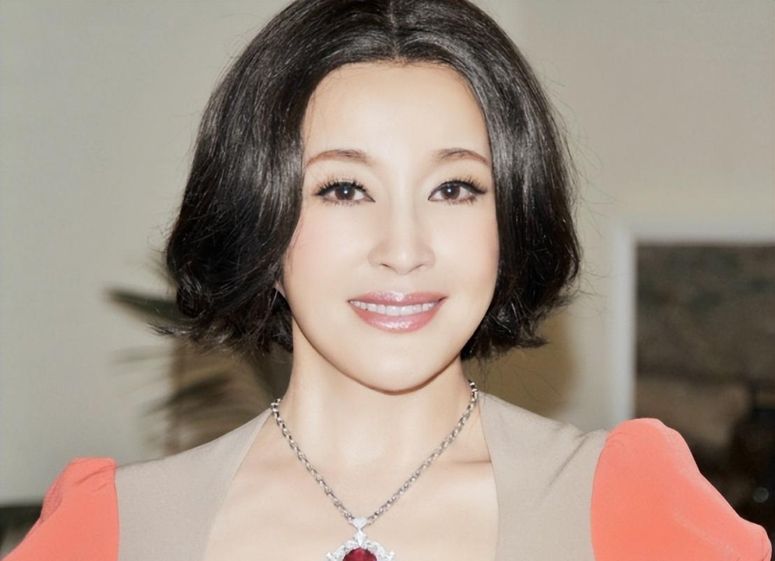 刘晓庆|刘晓庆:19套房26家公司,收藏翡翠价格102亿,4000平豪宅当仓库