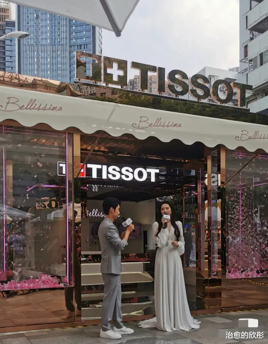 刘亦菲|刘亦菲 武汉线下生图, 真的好高挑,瘦而不柴, 脸有点包子,有点可爱