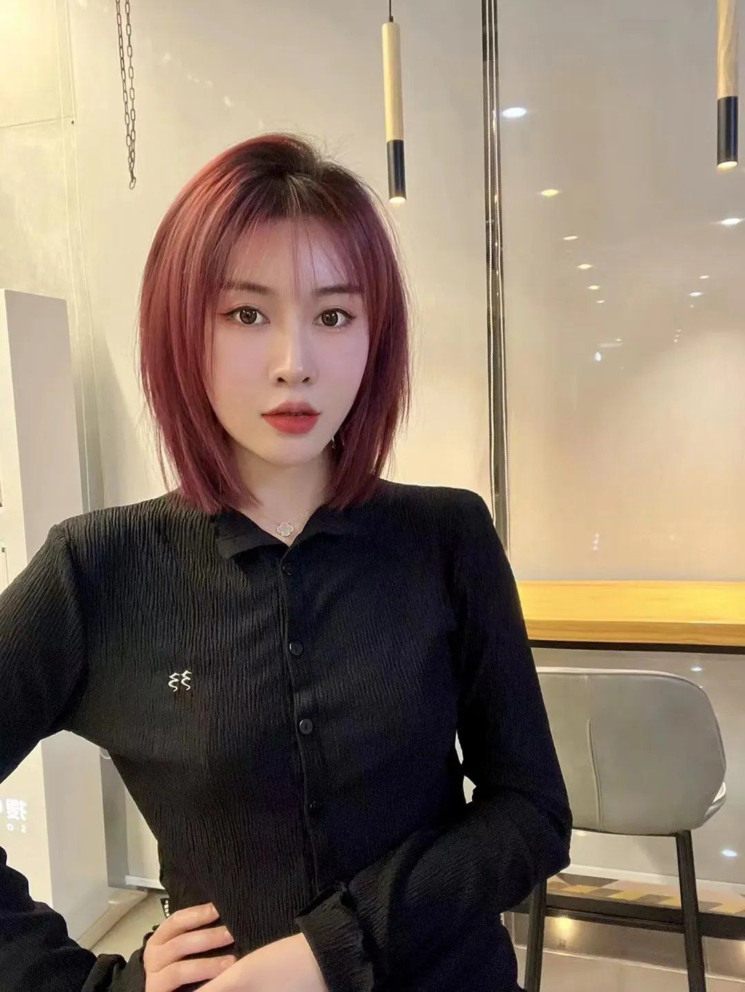 发型 今秋流行发型17款，高颜值真时尚，看完都想试一试
