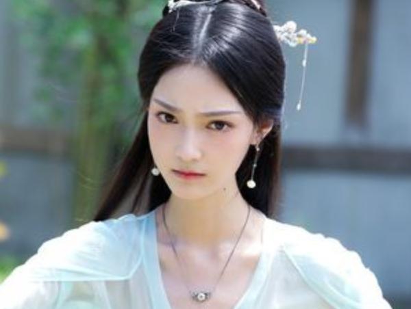 盛蕙子|《玉面桃花》盛蕙子太美了，出道四年，用三个古装配角惊艳无数人