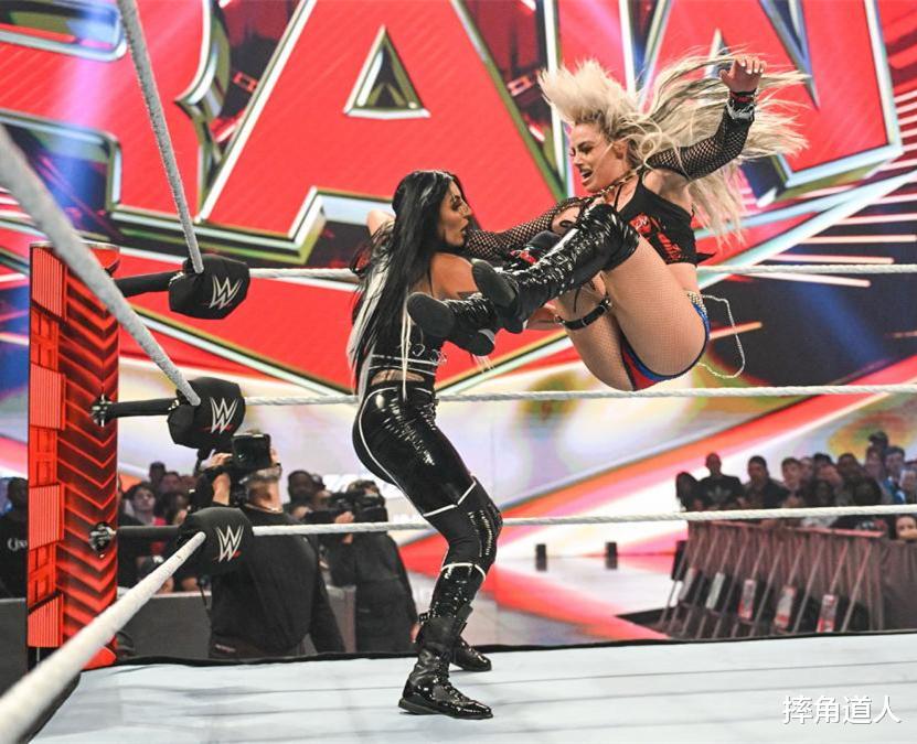 wwe|WWE女双冠军潜在挑战者或已浮出水面，索尼娅高管地位即将不保？