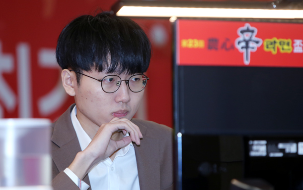 |柯洁：这还是人类吗？比当年阿法狗都要强了