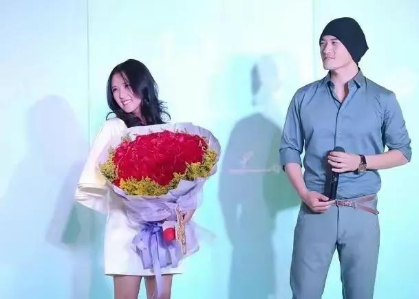 何洁|刁磊不像具俊晔被前夫为难：何洁养家，出钱养子女，不羞辱赫子铭