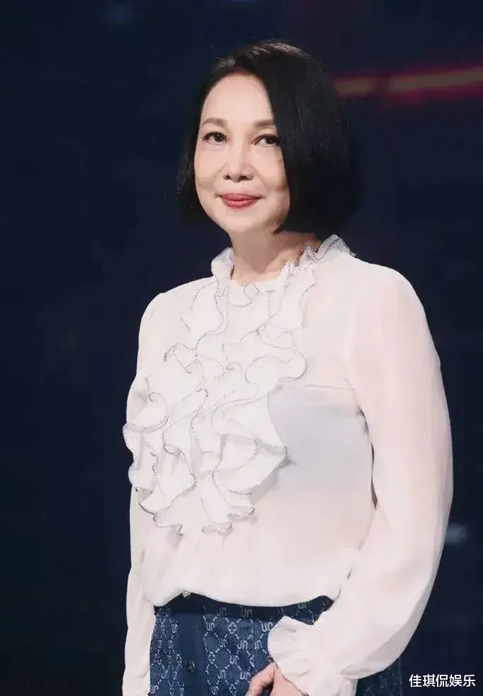 李宗盛|李宗盛携第三任太太与俞小凡等朋友聚会，敢嫁大10岁以上都是狠人