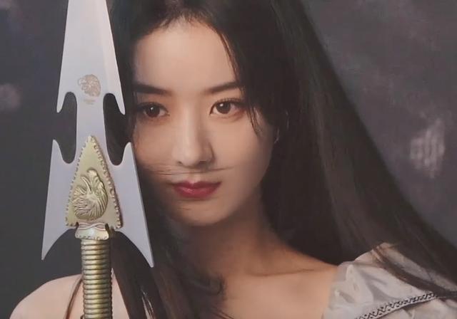 赵丽颖|《与凤行》赵丽颖造型路透，配色好看带披风，林更新瘦了好多！