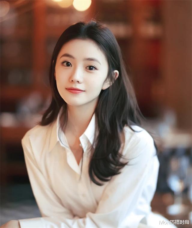 美丽 女生不管出门多赶,尽量化淡妆,教你这4个步骤,简单易学又精致