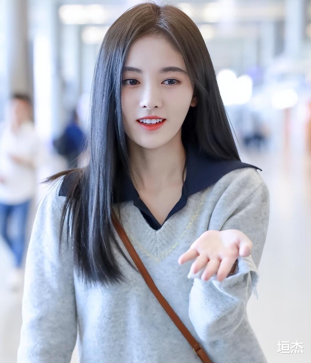 娱乐圈|假牙假发假腹肌,盘点娱乐圈“弄虚作假”的明星,这年头就性别真