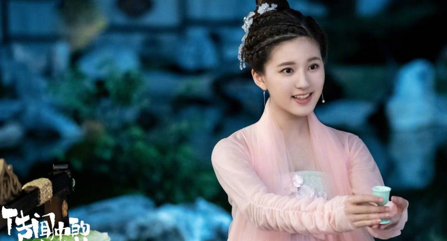 赵露思|“顶级绿茶”赵露思：碰瓷赵丽颖，拉踩肖战、宋茜，她被骂亏吗？