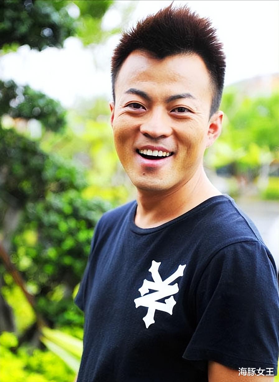 五竹|刀哥“唐小龙”的爆红,才是内娱影坛的“悲哀”