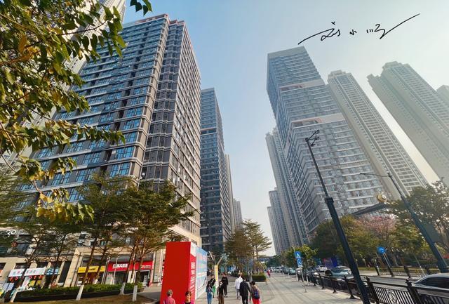 广州市|广州这座新城房价7万+，却住得密密麻麻，游客：好像穿越到了香港