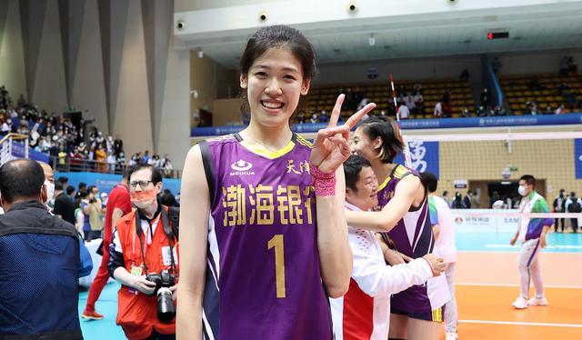 倪非凡|球迷从20人选12：高意无缘，倪非凡成唯一自由人，盈莹吴梦洁领衔