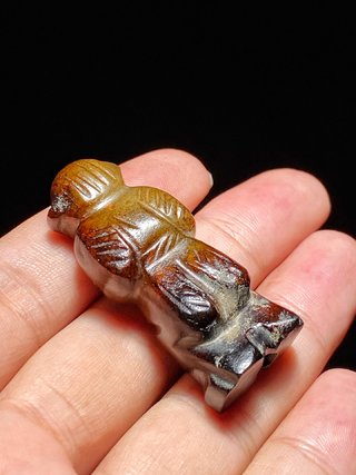 和田玉籽料|汉 和田玉籽料 沁色 玉贵人 挂件 把件