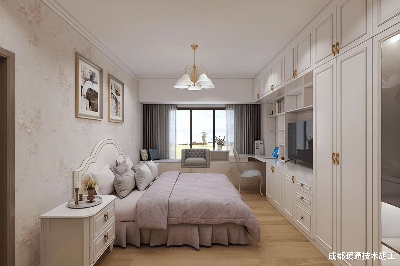 新房装修,衣柜是全屋定制比较好,还是木工现场制作比较好?