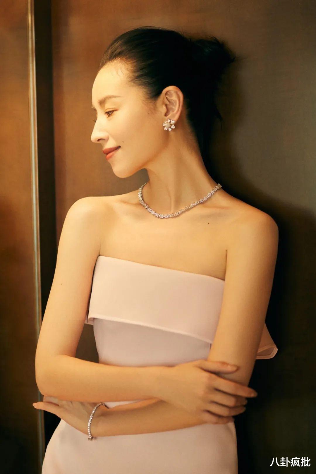 鹿晗|赵丽颖扶贫陈伟霆？董洁拉踩潘粤明？郭碧婷苦恼？吴倩找鹿晗二搭