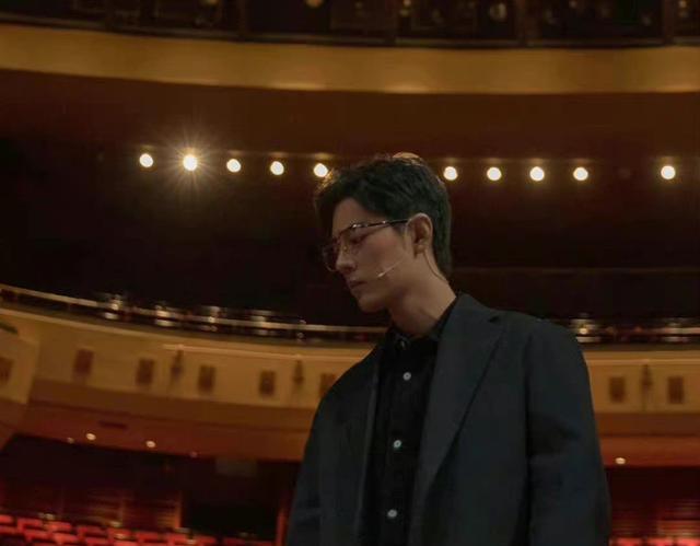 肖战|“女神节”收到了肖战的“礼物”，却引来了网友们的“不满”