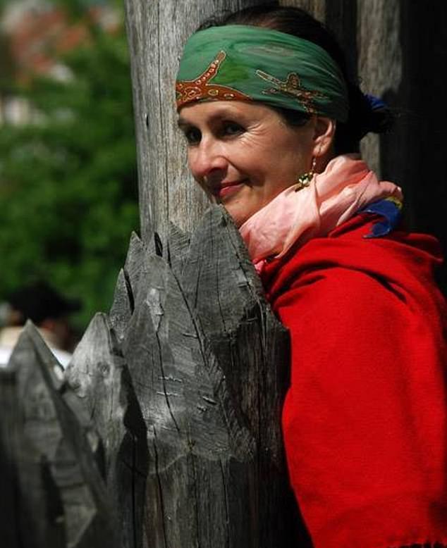 新型冠状肺炎|捷克反疫苗女歌手，为出门玩故意感染新冠，还来不及开心就彻底悲剧了