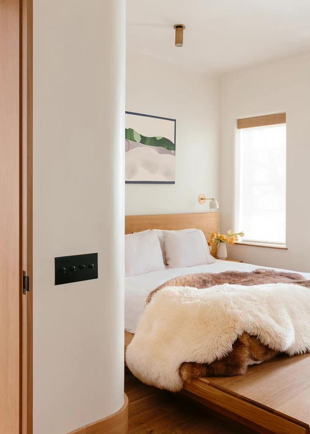 一字长条形住宅改造,复古与现代并存,清新原木带你品味家的温暖