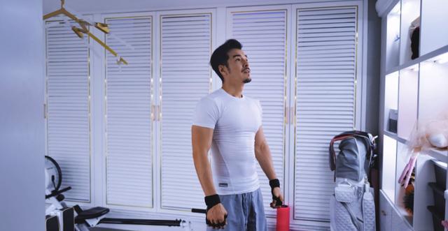 彭于晏|明星隔离日常：严屹宽种菜，于和伟健身，彭于晏被女业主追星