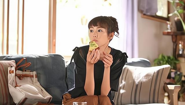 “孙女考上大学了,奶奶养老指望你了”“我妈不检点,我不配”