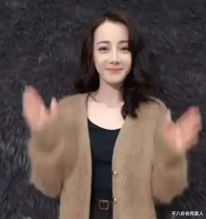 迪丽热巴|显老、浮肿、僵硬，看完这6位明星的特写照片，我不焦虑了